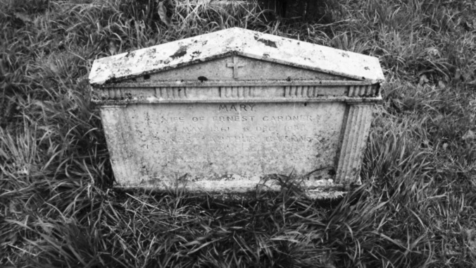 Mary and Ernest Arthur Gardner headstone in Stubbings Churchyard